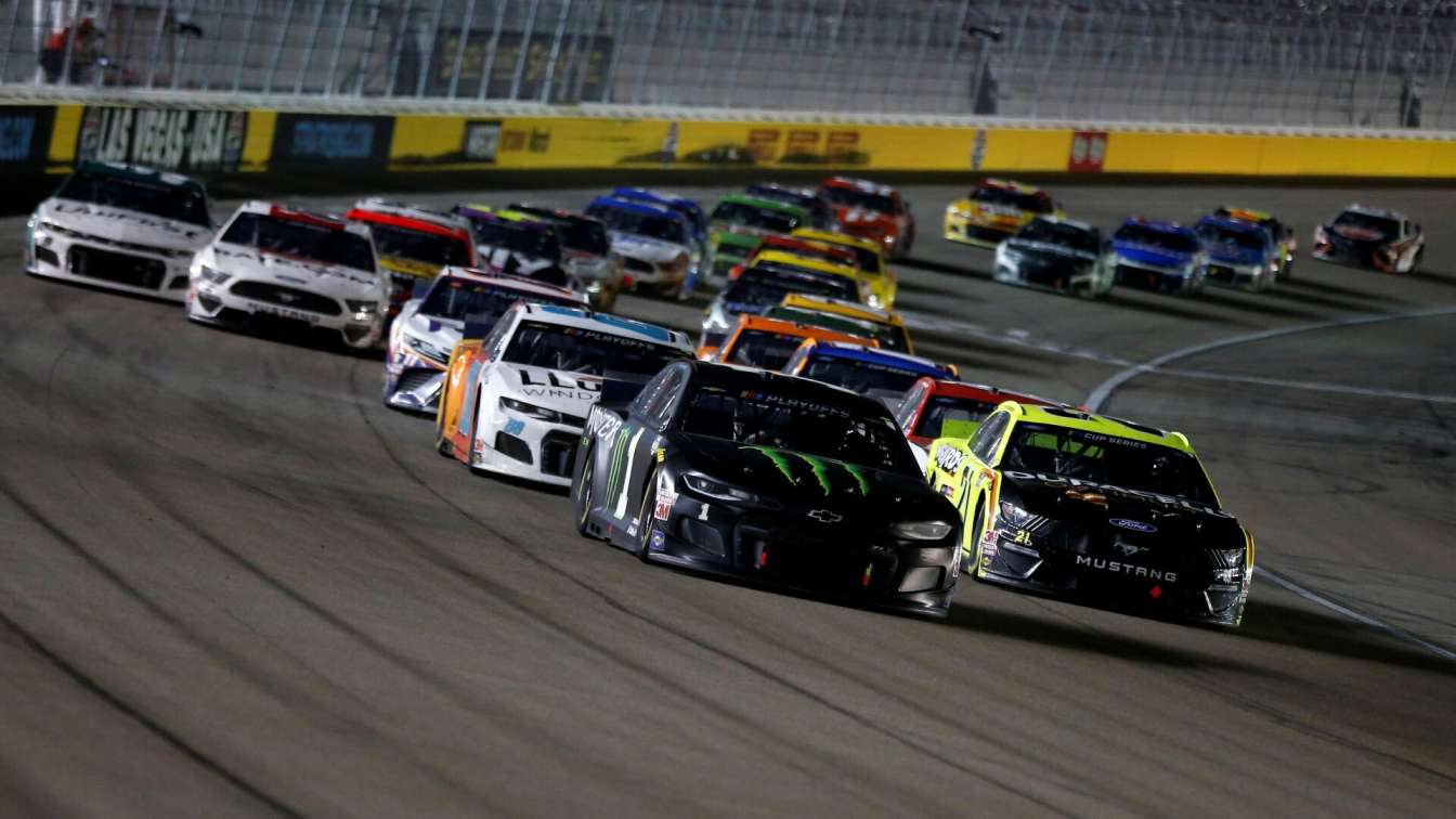 NASCAR Las Vegas: Kurt Busch takes playoffs wins in overtime